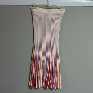 525 NWT size medium pleated skirt